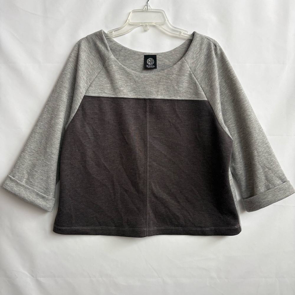 Bobeau Heather Gray and Charcoal Top.       Size L.   INV25/253